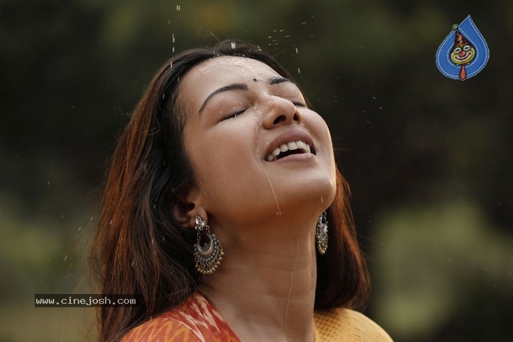 Catherine in Vadaladu Movie - 37 / 42 photos