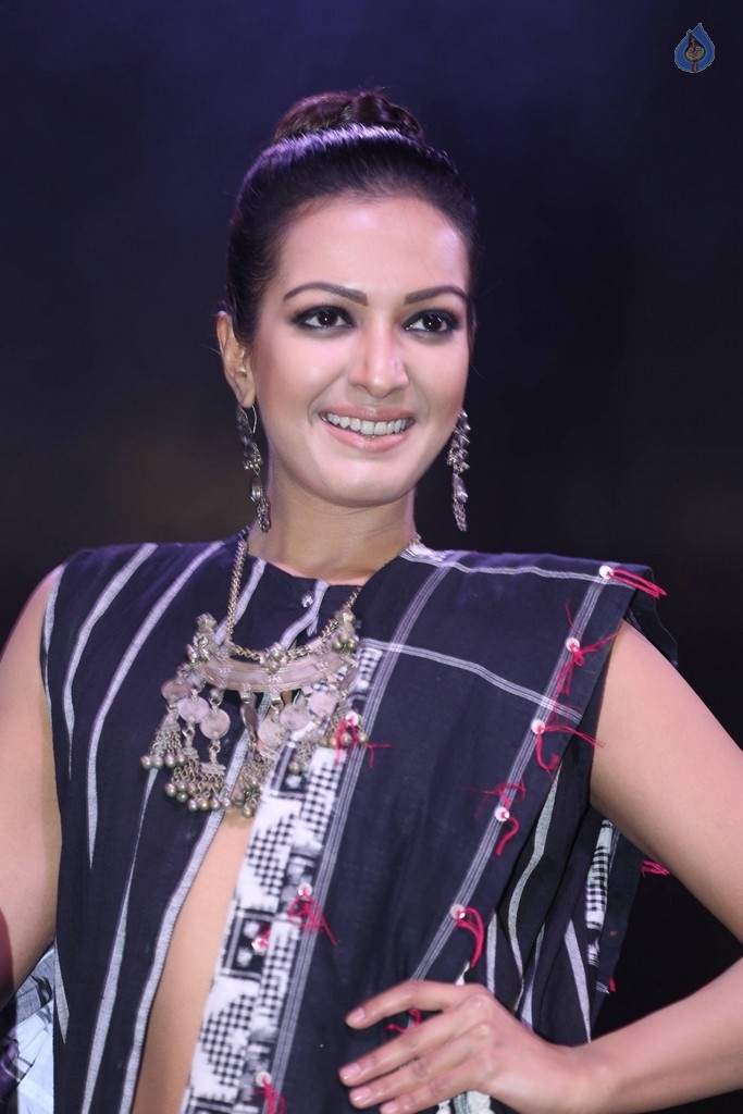 Catherine Tresa at Woven 2017 Fashion Show - 8 / 28 photos