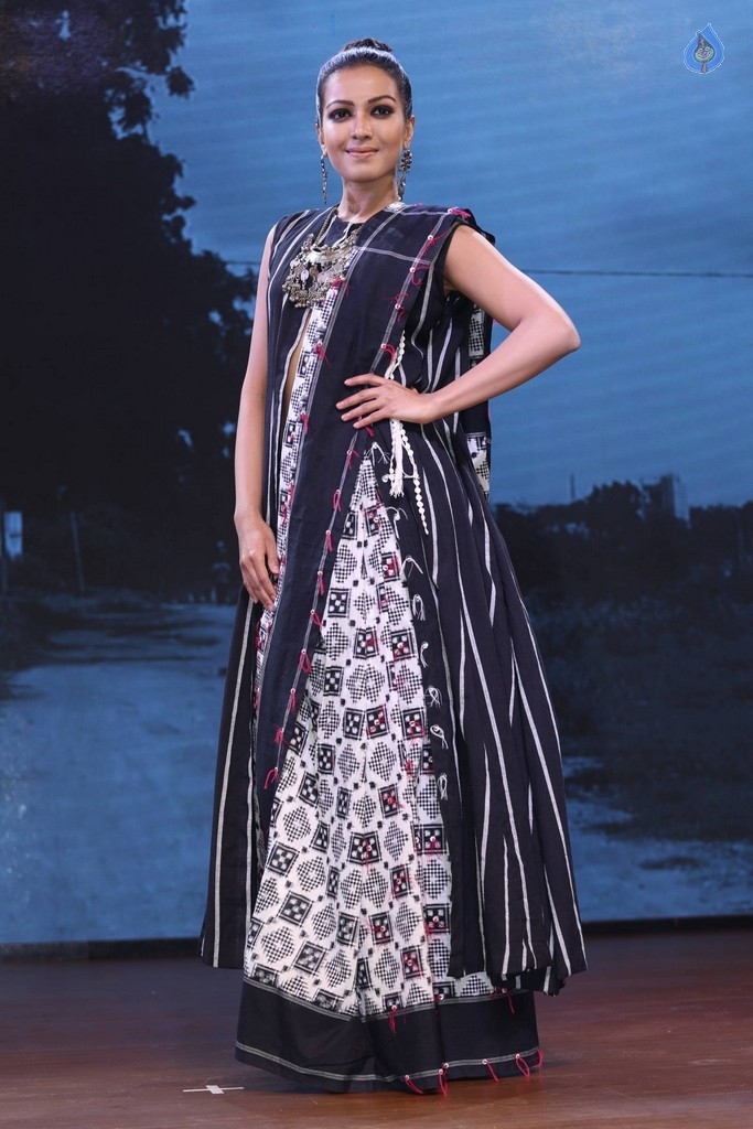 Catherine Tresa at Woven 2017 Fashion Show - 14 / 28 photos