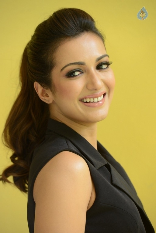 Catherine Tresa Gautham Nanda Movie Interview Photos - 34 / 56 photos