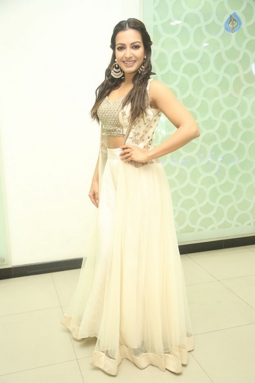 Catherine Tresa Latest Gallery - 5 / 21 photos