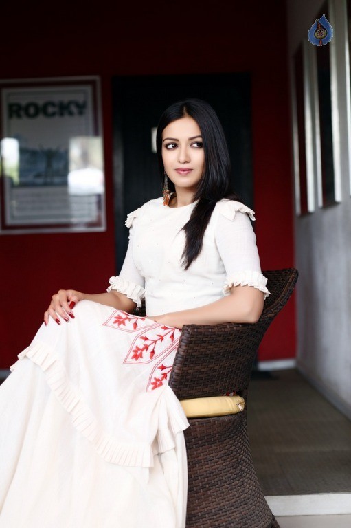 Catherine Tresa Latest Photo Shoot - 22 / 62 photos