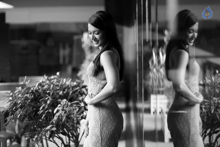 Catherine Tresa Latest Photo Shoot - 27 / 62 photos