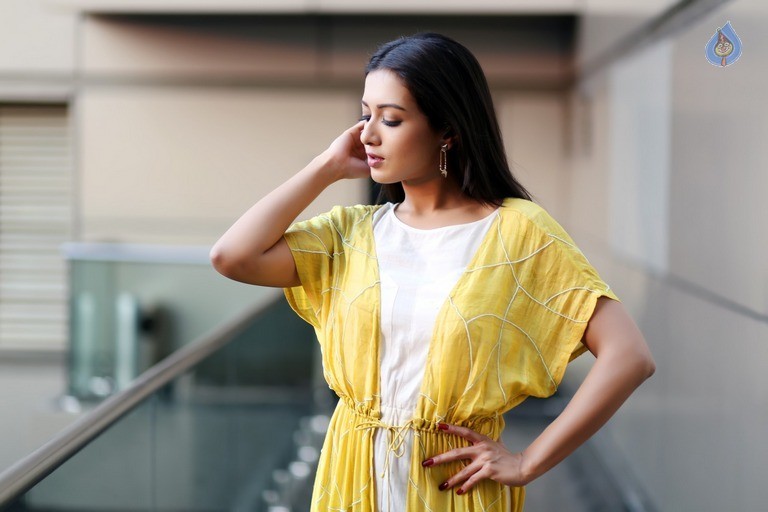 Catherine Tresa Latest Photo Shoot - 42 / 62 photos