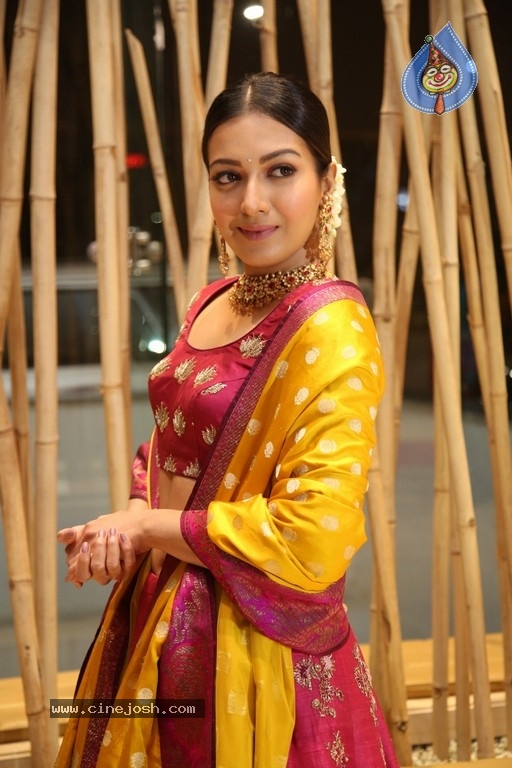 Catherine Tresa New Gallery - 12 / 21 photos