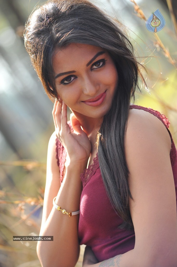 Catherine Tresa New Hot Stills - 38 / 93 photos