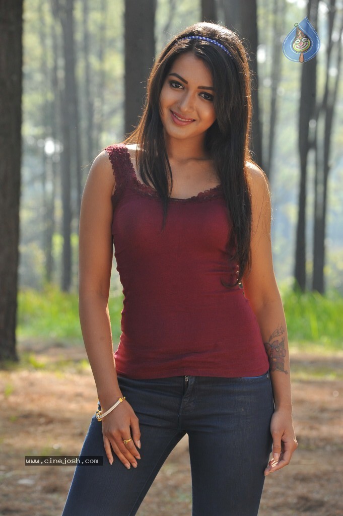 Catherine Tresa New Hot Stills - 42 / 93 photos