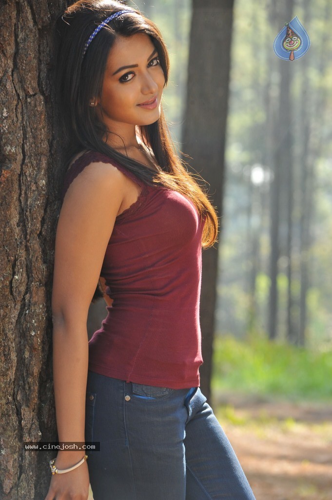 Catherine Tresa New Hot Stills - 80 / 93 photos