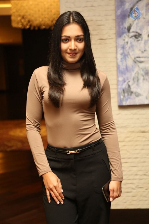Catherine Tresa New Photos - 27 / 42 photos
