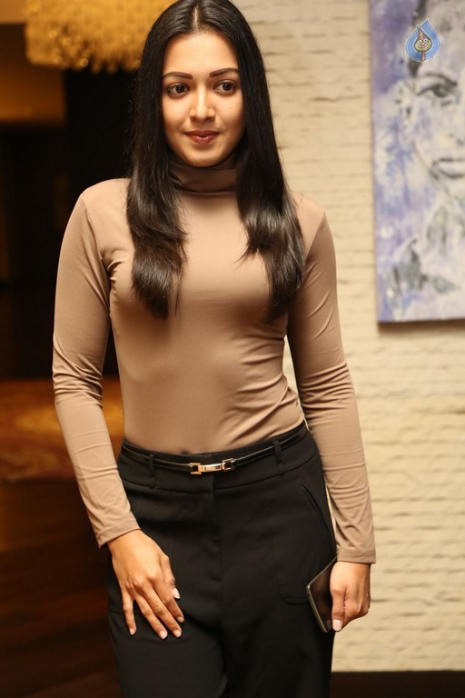 Catherine Tresa New Photos - 30 / 42 photos