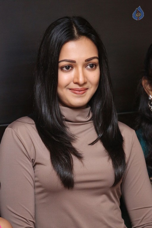 Catherine Tresa New Photos - 38 / 42 photos