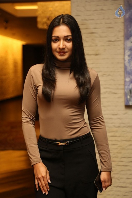 Catherine Tresa New Photos - 42 / 42 photos