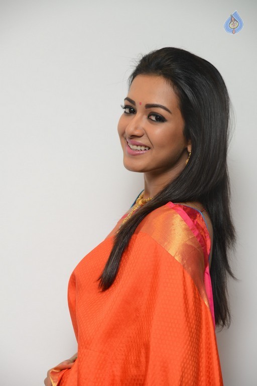 Catherine Tresa New Photos - 47 / 62 photos