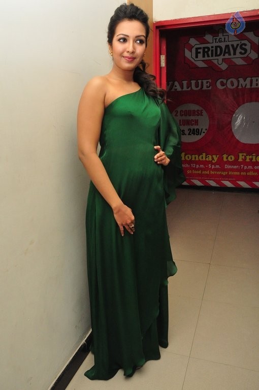 Catherine Tresa New Photos - 21 / 48 photos