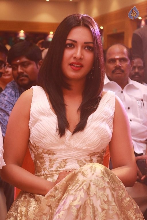 Catherine Tresa New Pics - 39 / 40 photos