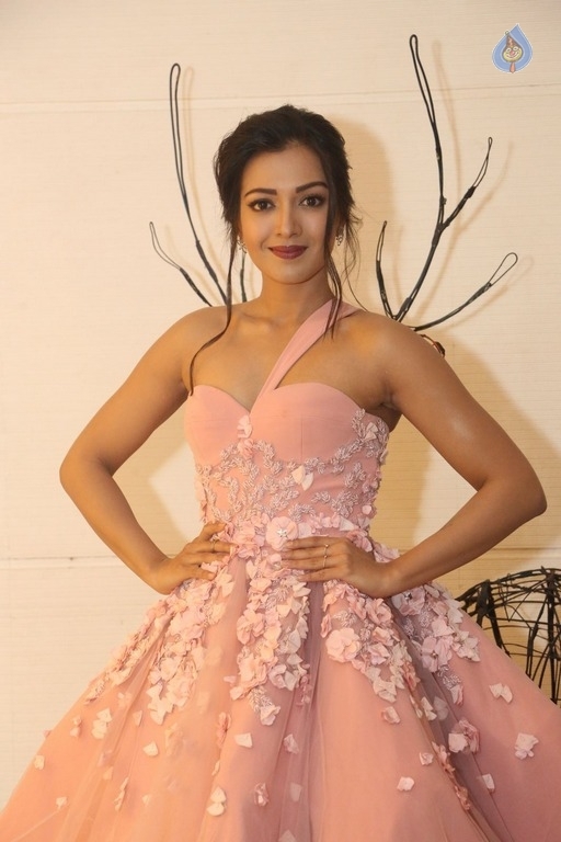 Catherine Tresa New Stills - 18 / 42 photos