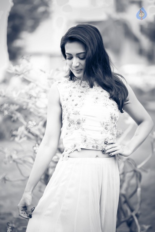 Catherine Tresa Photo Shoot - 11 / 23 photos