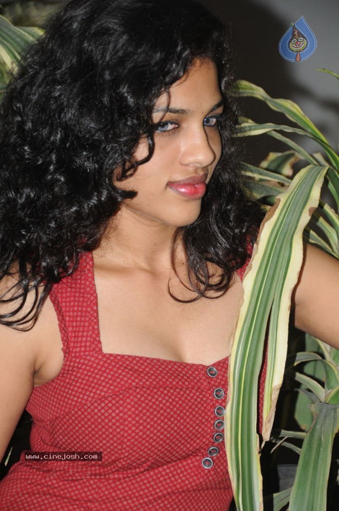 Chaitra Hot Stills - 21 / 42 photos