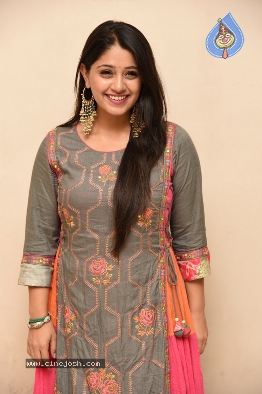 Chandni Bhagwanani Gallery - 18 / 21 photos