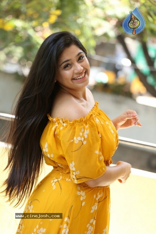 Chandni Bhagwanani Photos - 7 / 19 photos