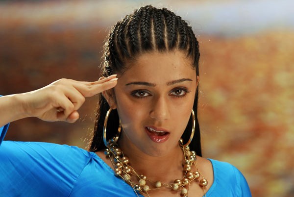 Charmi - Mahatma - 6 / 15 photos