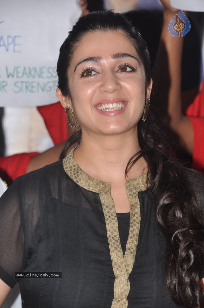 Charmi at Pratighatana Audio  - 36 / 75 photos