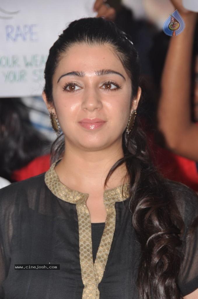 Charmi at Pratighatana Audio  - 41 / 75 photos