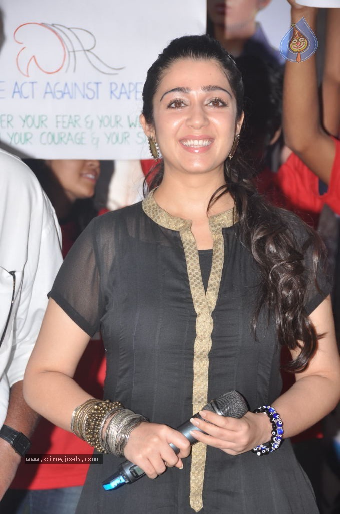 Charmi at Pratighatana Audio  - 44 / 75 photos