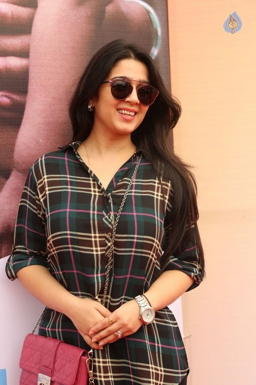 Charmi New Images - 6 / 33 photos