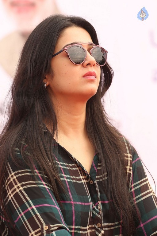Charmi New Images - 11 / 33 photos