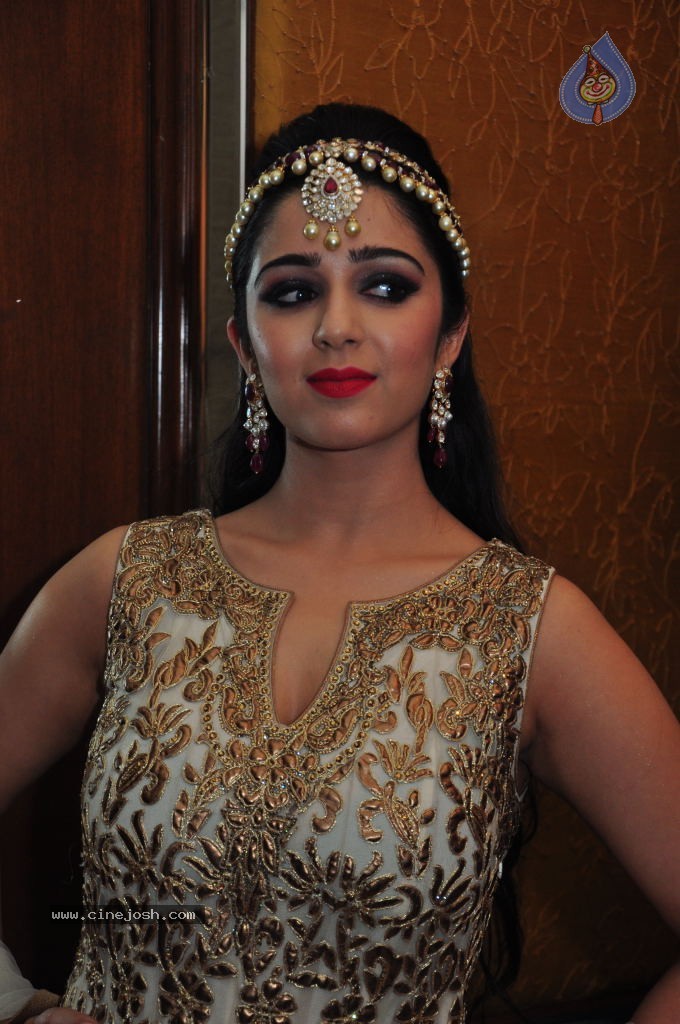 Charmi New Pics - 21 / 45 photos