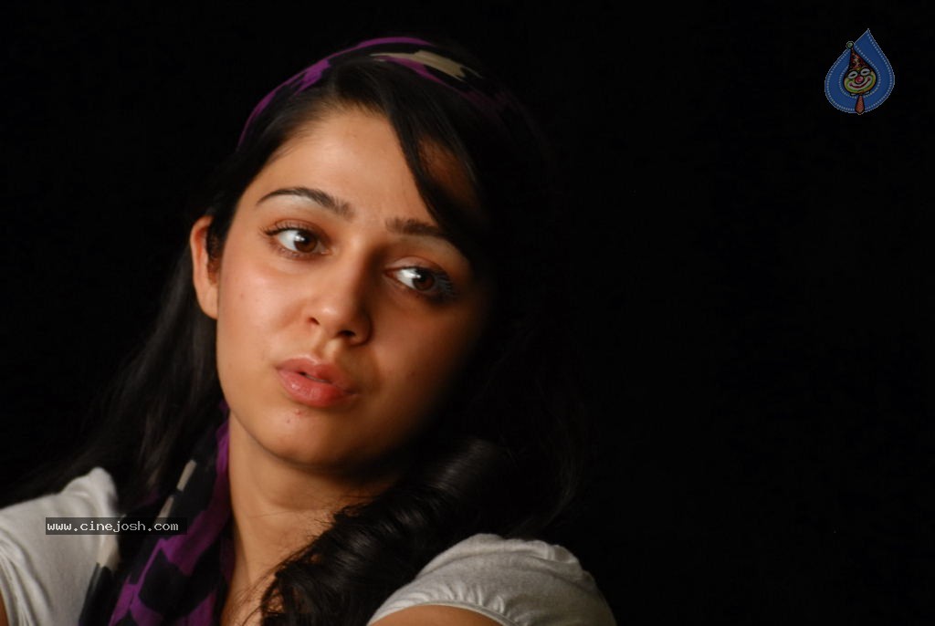 Charmi Stills - 21 / 27 photos