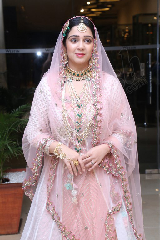 Charmy Kaur New Pics - 13 / 24 photos