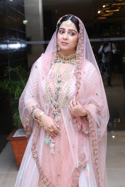 Charmy Kaur New Pics - 15 / 24 photos