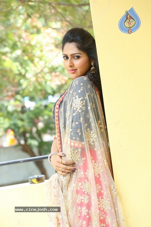 Cherishma Sri New Pics - 10 / 37 photos
