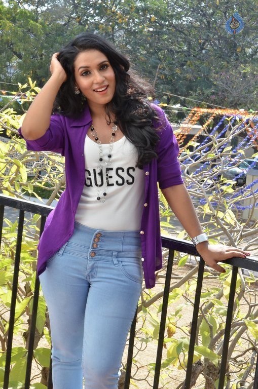 Chetan Uttej Photos - 40 / 50 photos