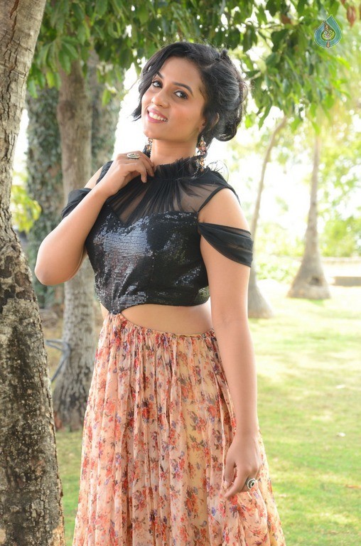 Chetana Uttej Latest Gallery - 34 / 42 photos