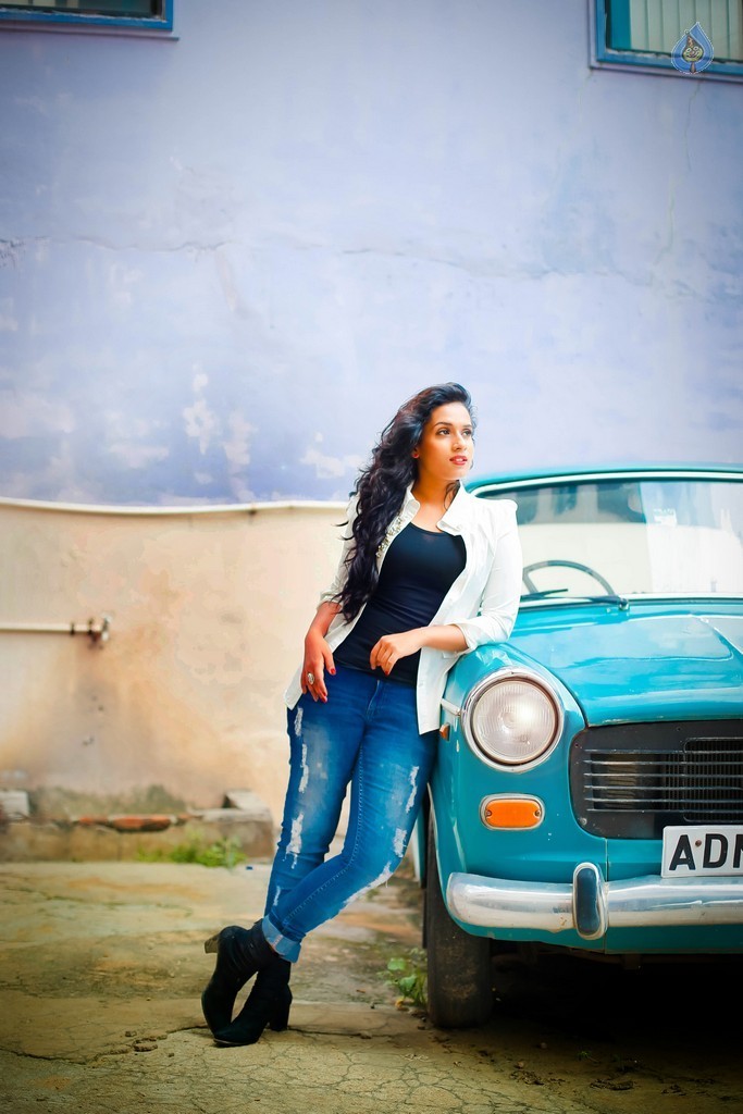Chetana Uttej New Stills - 20 / 20 photos