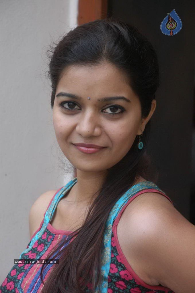 Colors Swathi New Stills - 23 / 46 photos
