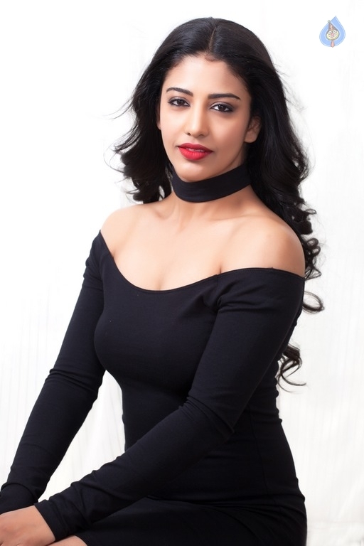 Daksha Nagarkar Latest Photo Shoot - 6 / 22 photos