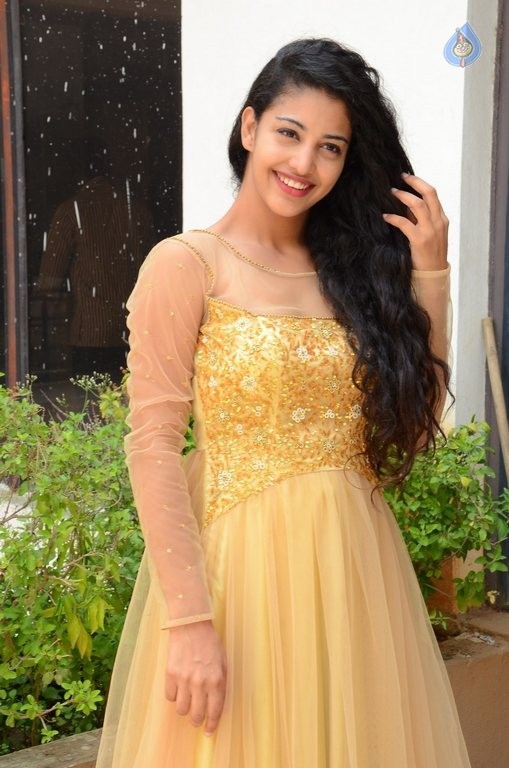 Daksha Nagarkar New Photos - 17 / 42 photos