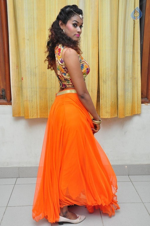 Dancer Nisha Stills - 23 / 42 photos