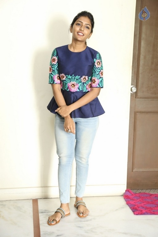 Darshakudu Movie Heroine Eesha Interview Photos - 22 / 41 photos