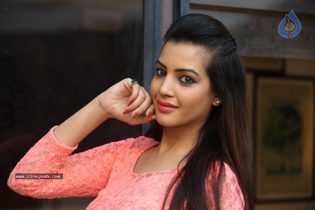 Deeksha Panth Gallery - 76 / 107 photos
