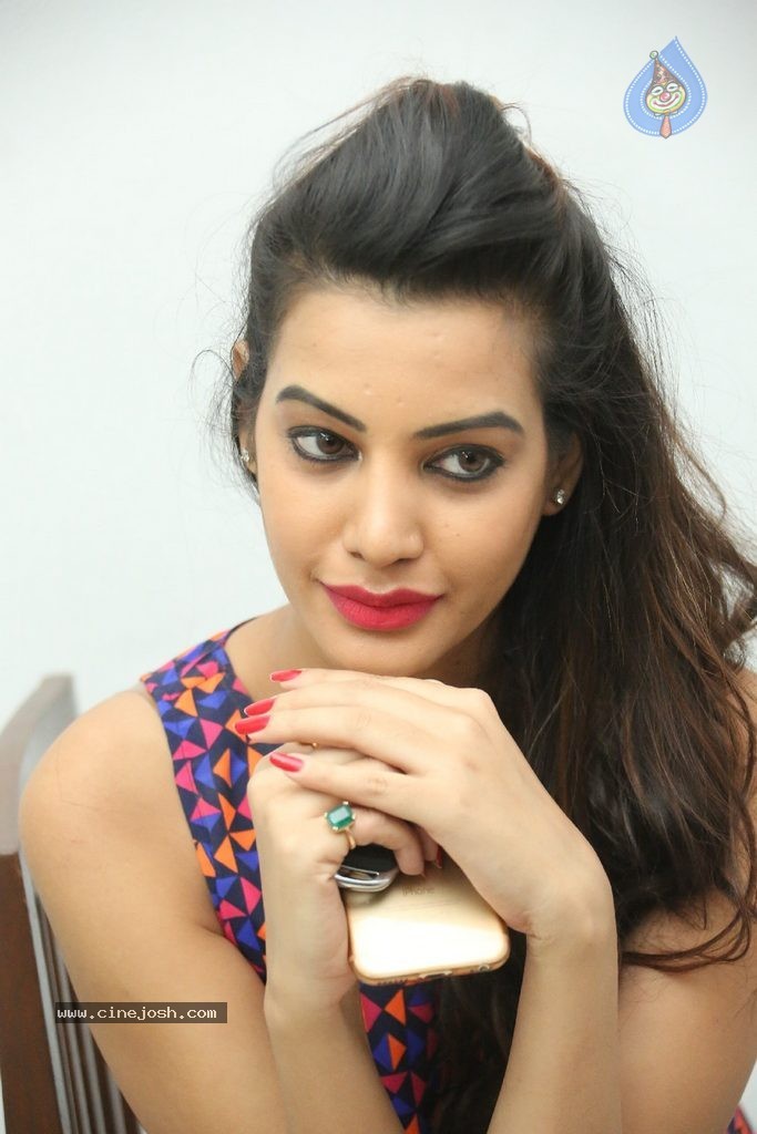 Deeksha Panth Gallery - 14 / 116 photos
