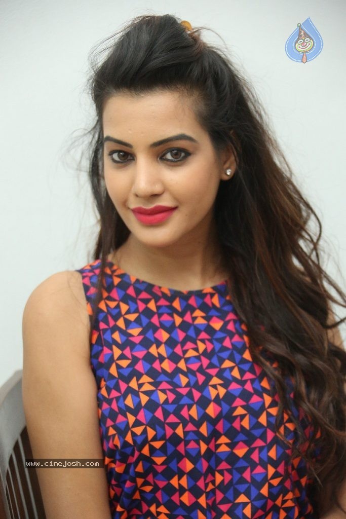 Deeksha Panth Gallery - 24 / 116 photos