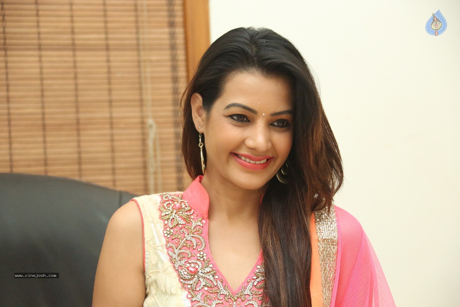 Deeksha Panth Gallery - 50 / 85 photos