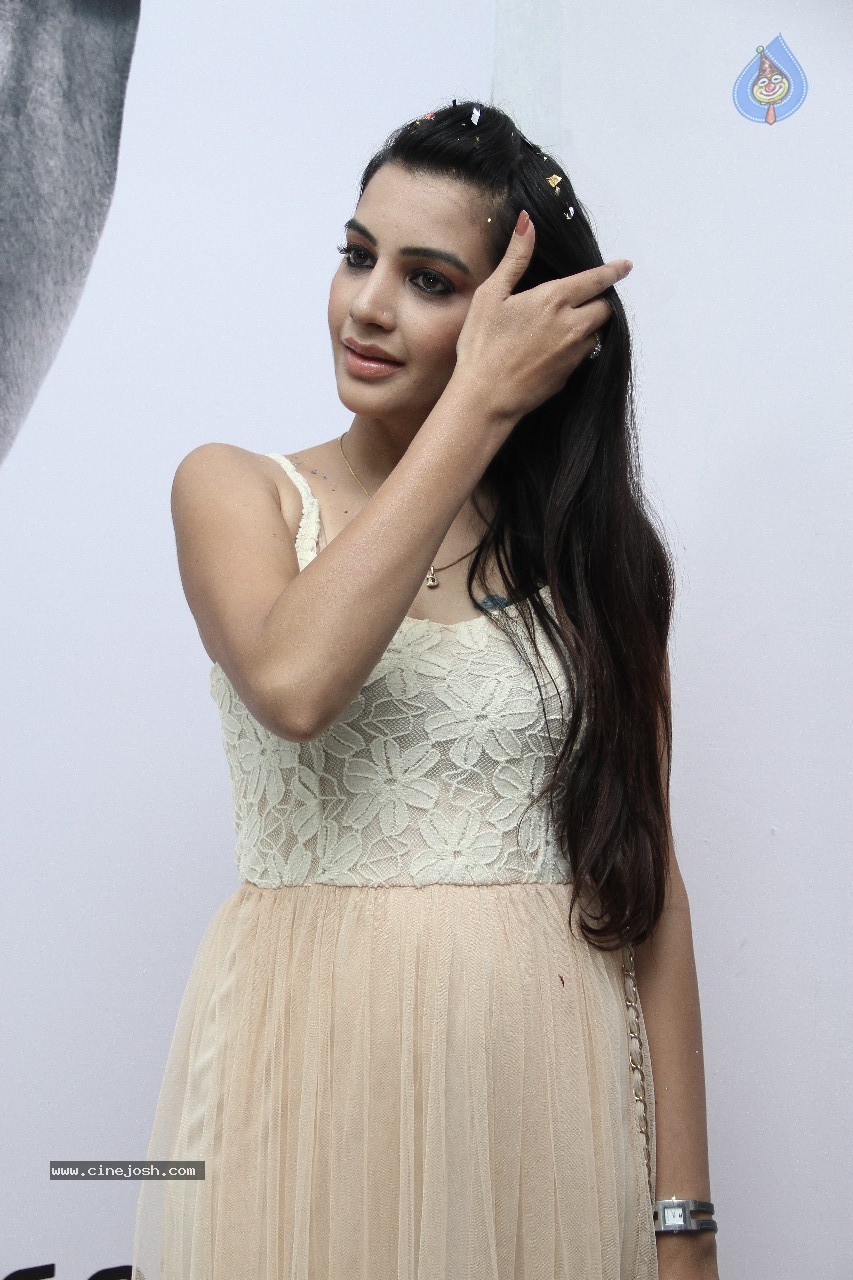 Deeksha Panth Hot Stills - 10 / 57 photos