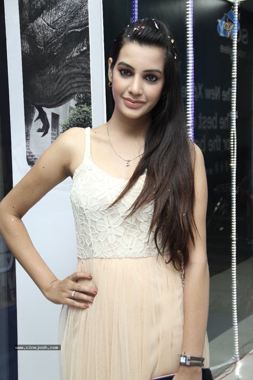 Deeksha Panth Hot Stills - 15 / 57 photos