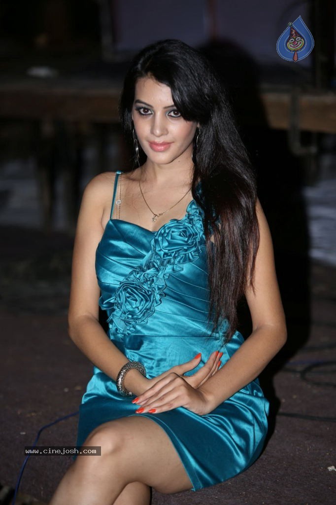 Deeksha Panth Hot Stills - 87 / 101 photos